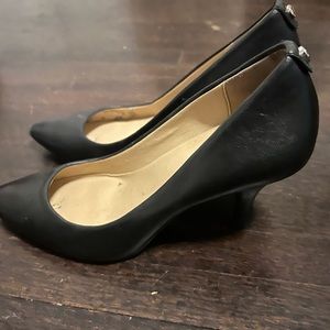 MICHAEL KORS BLACK HEEL🖤 well worn
